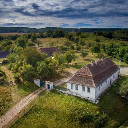 Kinderuni Bekokten Barcut Екстериор снимка